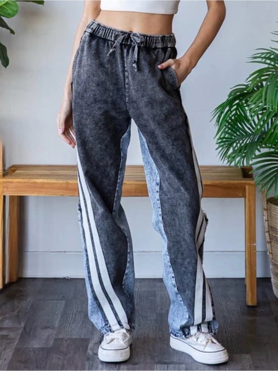 Oli & Hali Denim - Oli & Hali Women’s Black Acid-Wash Stripe Jogger Jeans Size S